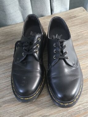Black Vegan Doc Martens Sz 7